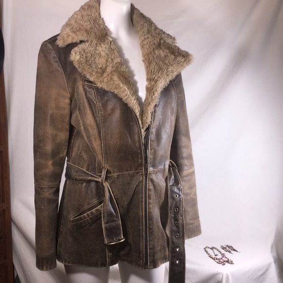Real leather jacket w faux fur collar - Picture 2 of 8